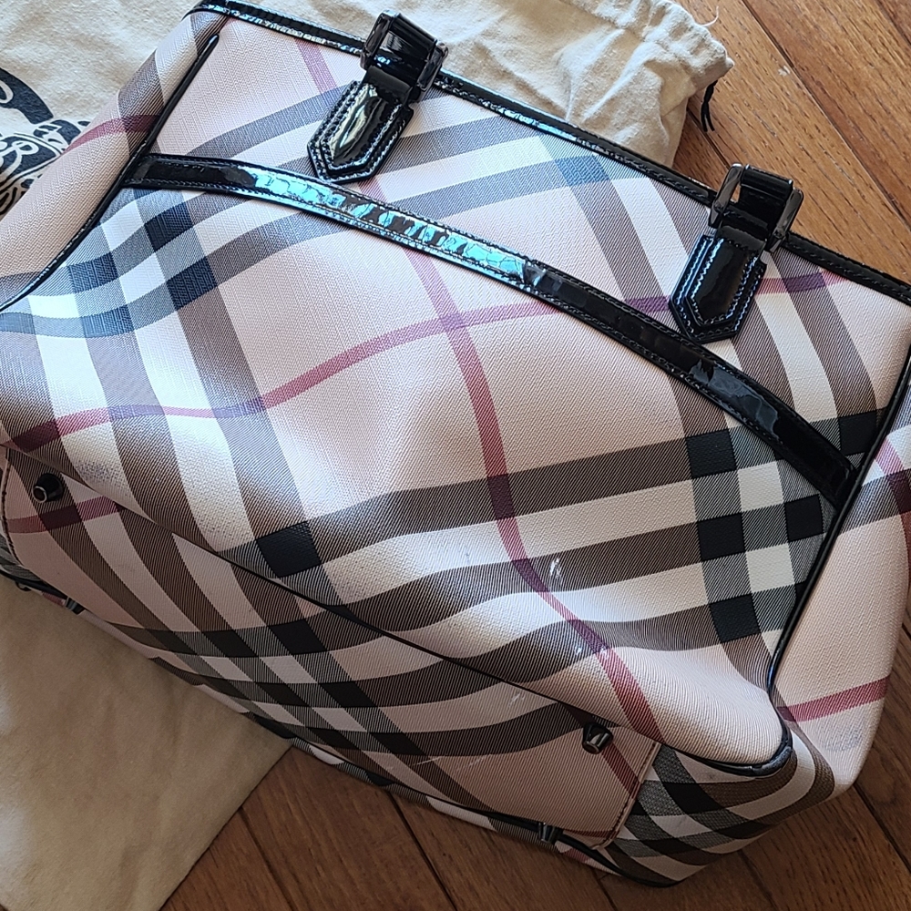 Sale today only*Authentic Burberry Nova Check Tote - Picture 6 of 12